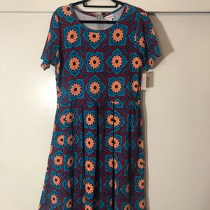 BNWT LuLaRoe Amelia floral geometric dress